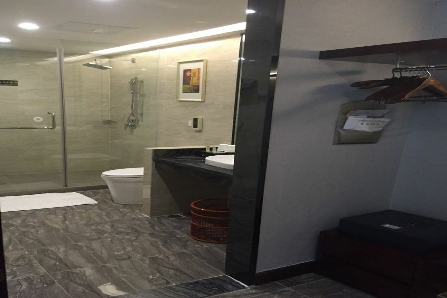 Manhatton Hotel Zhuhai Bagian luar foto