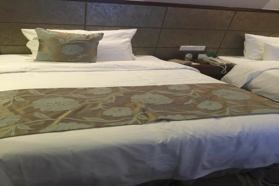 Manhatton Hotel Zhuhai Bagian luar foto